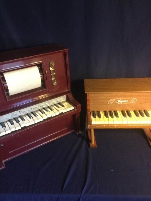 006 Two Toy Pianos for You