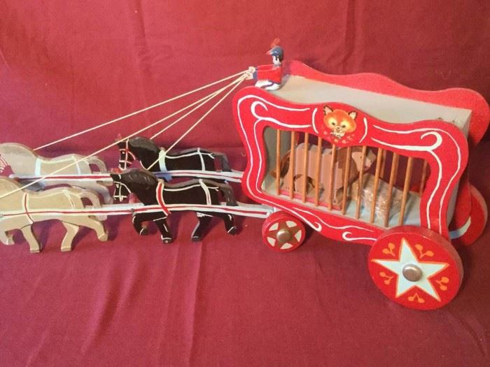 010 Antique Circus Cart with Horses