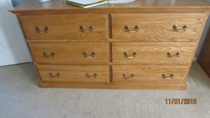 6 drawer quality oak wood dresser with mirror