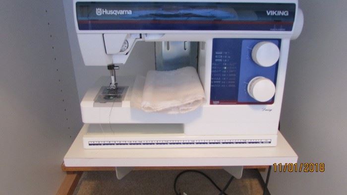 Viking "Daisy" sewing machine