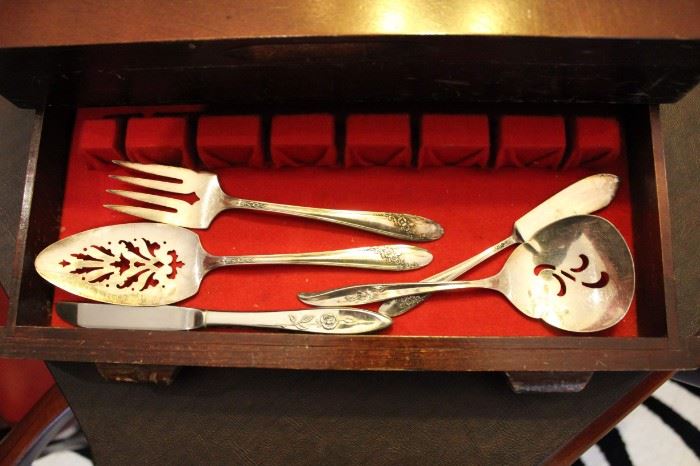 More serving pieces of silverplated flatware