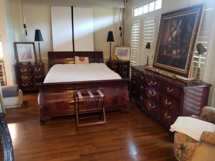 Thomasville sleigh bed, dresser, and night tables, mahogany