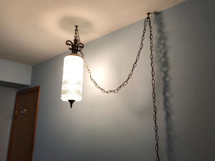 Hanging light fixture