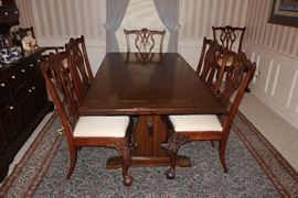 Ethan Allen Table, set of 8 chippendale chairs