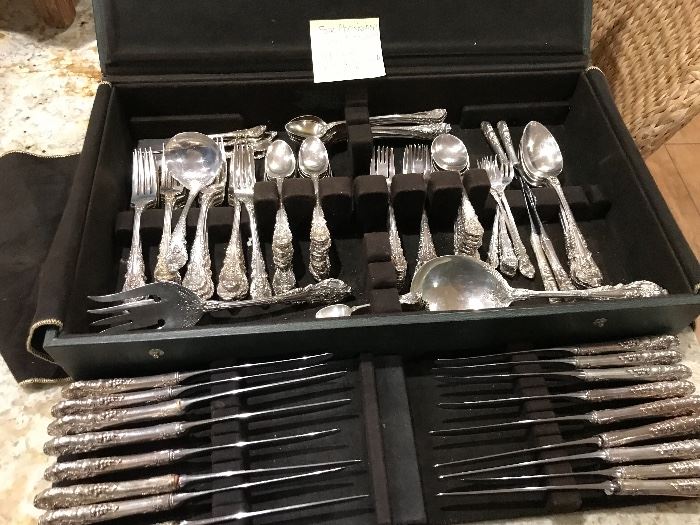 Wallace, "Sir Christopher" sterling silver flatware set.  weighs 4,906 grams. knives with stainless blades are not included in weight. 