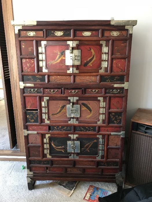  Large oriental chest 