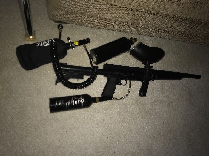  Paintball gun and accessories 