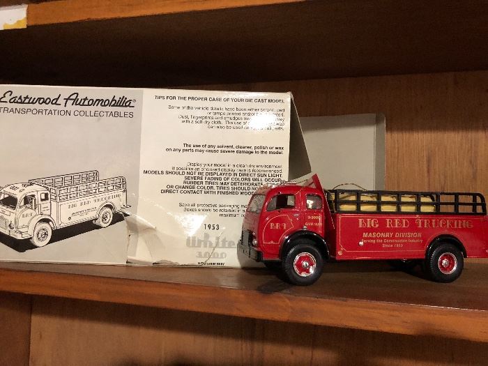 Die cast truck with box