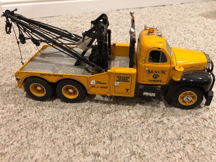 Die cast Mack tow truck