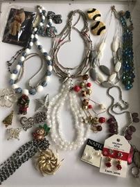 Miscellaneous jewelry