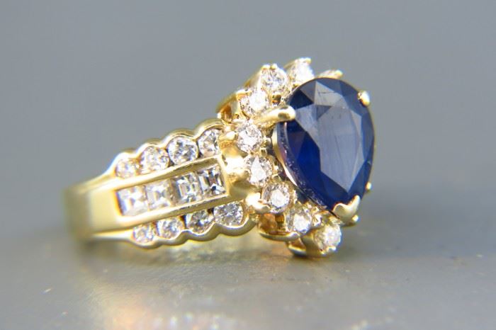 Diamond Sapphire ring