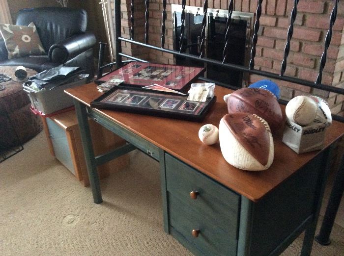 Signed St. Louis Cardinals  Game Ball , Bears signed Game Ball ,Bulls  memorabilia and two baseballs. 