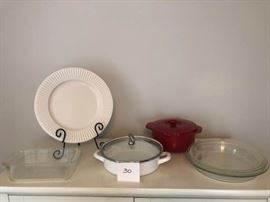 Assorted Serving Pieces https://ctbids.com/#!/description/share/63730