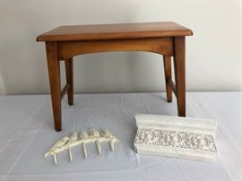 Wooden Bench and Decorative Items https://ctbids.com/#!/description/share/63739