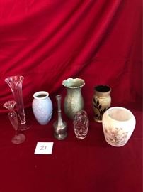Assorted Vases https://ctbids.com/#!/description/share/63755