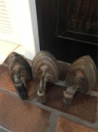 Vintage Cast Irons https://ctbids.com/#!/description/share/63704