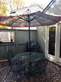 Outdoor Patio Set https://ctbids.com/#!/description/share/63701