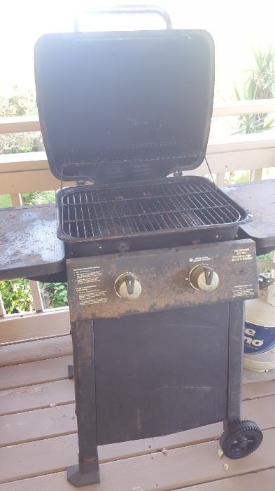 BBQ Grill (Weathered)