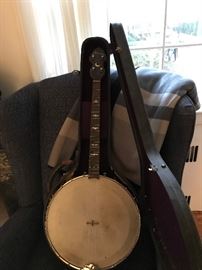 Princess banjo has inlay pearl  and  inlay wood design 