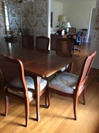 Dining room table & chairs
