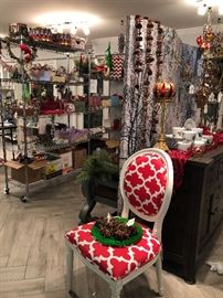 Box lots, furniture, lots of decor!