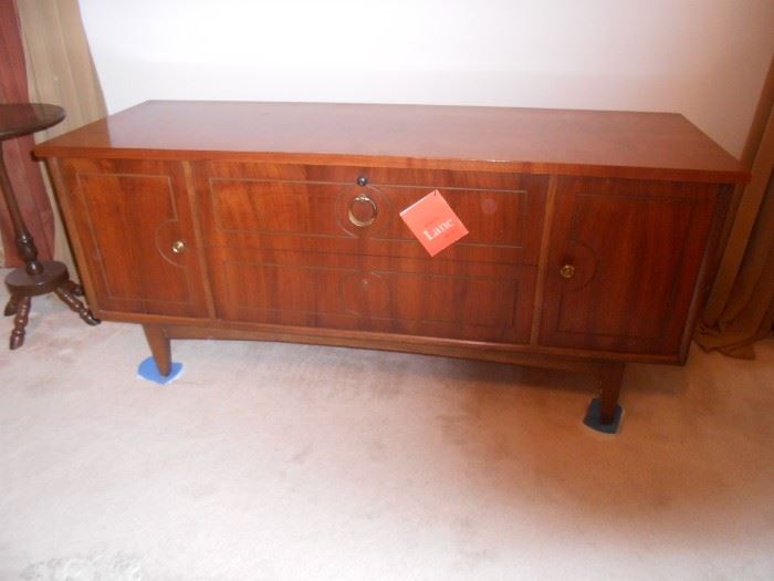 Mid-Century Lane cedar lined trunk in excellent condition!