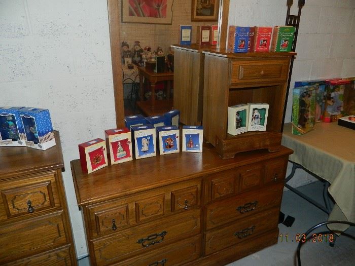 dresser/mirror and nightstand