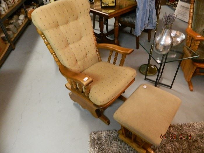 rocker/glider/ottoman