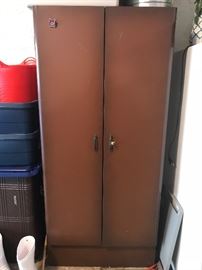 Nice metal storage cabinet 