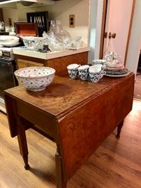 Antique drop leaf table