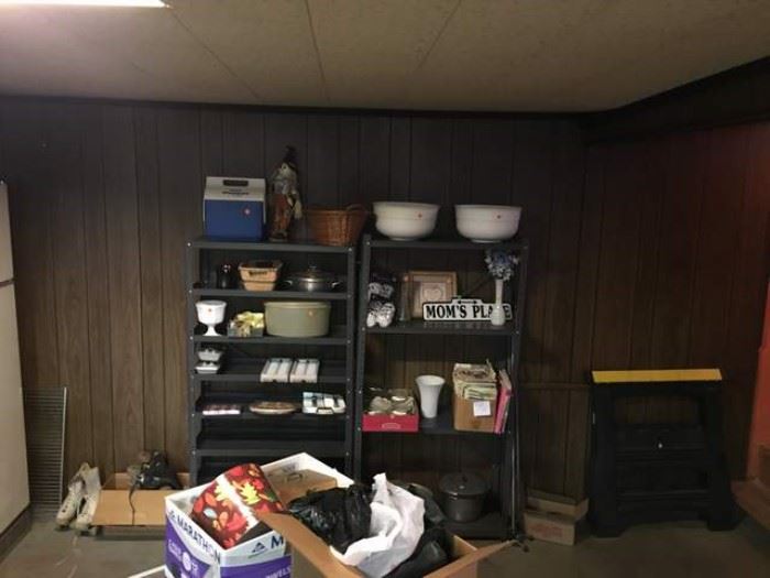 ITEMS IN FRONT BASEMENT ROOM - Miscellaneous
