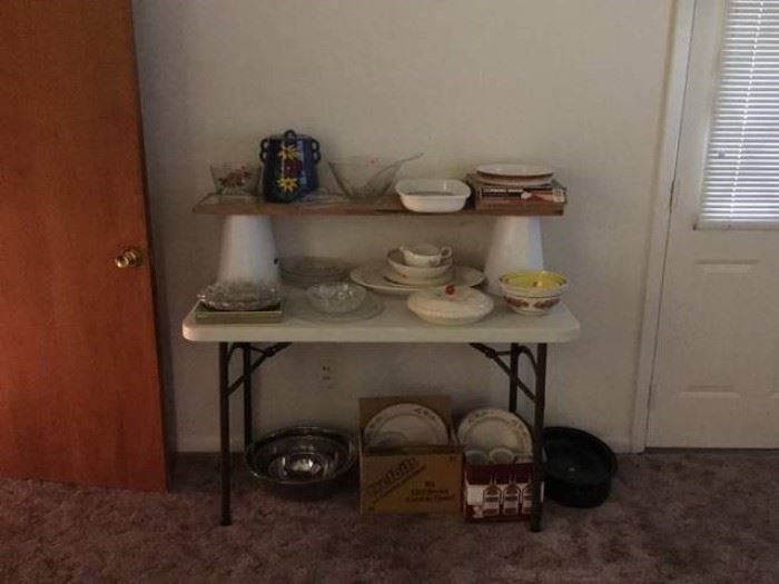 Miscellaneous Glass Plates, SS Mixing Bowls