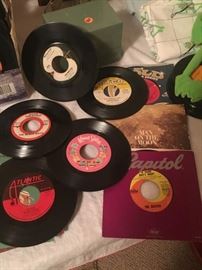45s - Beatles, Iron butterfly, Beach Boys, etc