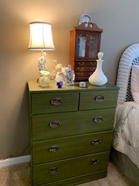 Nice vintage chest of drawers. Several nice pieces of milk glass.
