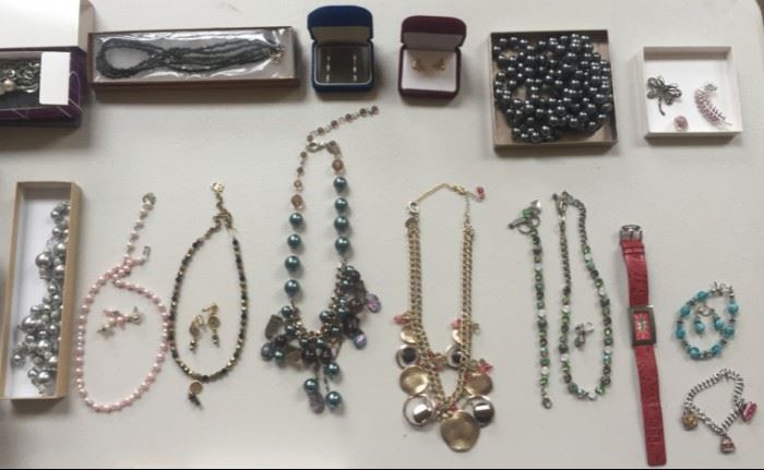 More jewelry for great gifts this season!