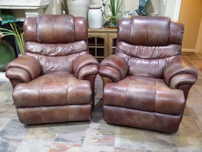 Pair of Lazyboy recliners