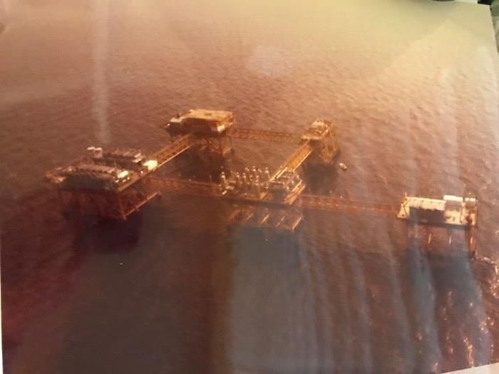 Gulf of Arabia Oil Rig Photo
