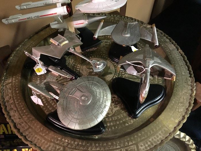 Tray of Franklin mint Star Trek figures