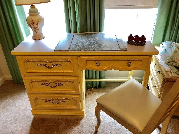 french provencial desk