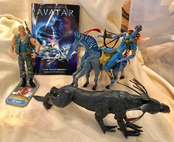 Nice Avatar figures with accessories and book! 