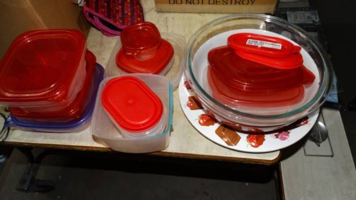 Lot of tupperware and plate