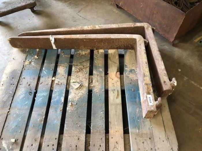 Set of forklift forks