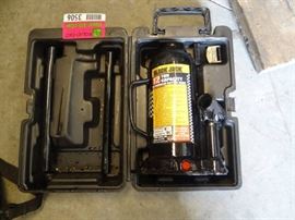1 2 Ton Capacity with Case Hydraulic Jack