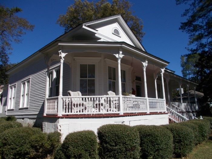 Beautiful Victorian Home for sale! 129900, 3 br, 2 BA, fenced yard, updated kitchen and master bath, heart pine floors!