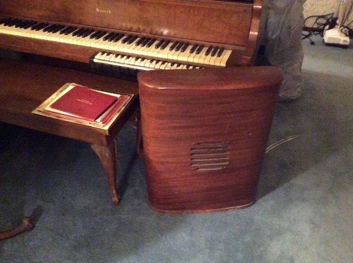 Hammond solovox and keyboard