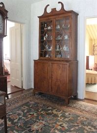 Hepplewhite bookcase with inlays