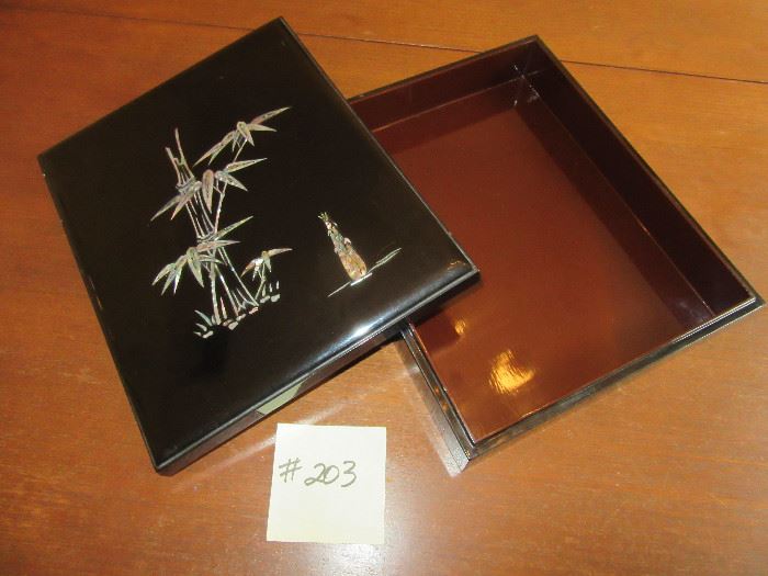 Korean lacquerware with mother-of-pearl inlay box with lid
