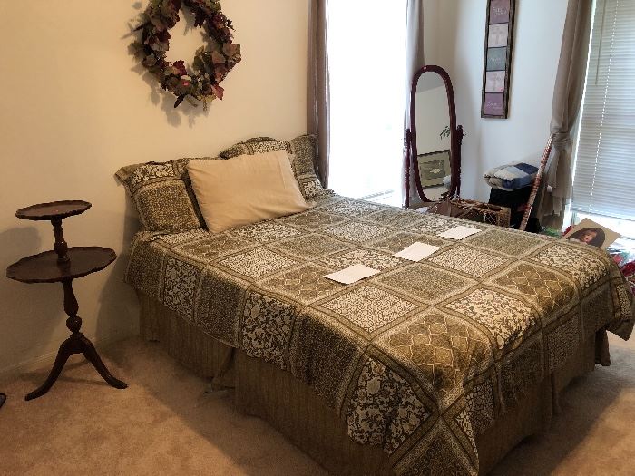 Full sized bed and comforter set, bedside table, stand mirror 