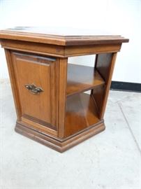 Ethan Allen Early American End Table