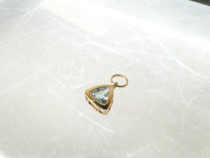 14kt Yellow Gold and Aquamarine Pendant